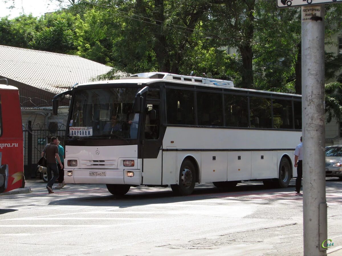 Брошенные автобусы в воронеже. Автобус: форд 222702. Общественный транспорт воронеж 2020. Автобус краснодар воронеж. 32 маршрут воронеж.