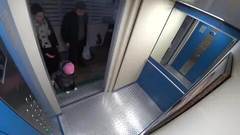 Сняты в лифте и