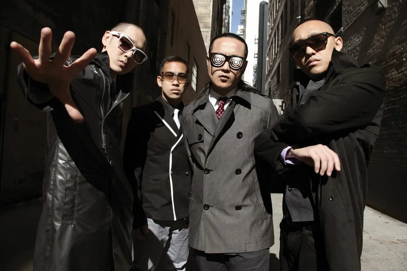 Far east movement get. Группа far east movement. far east movement 2025. movements группа. far east movement 2025.