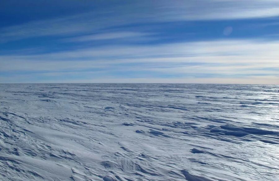 Зимний рассвет. Северное солнце зимой. Антарктида с воздуха. Оймякон климат. Антарктическая полярная пустыня.