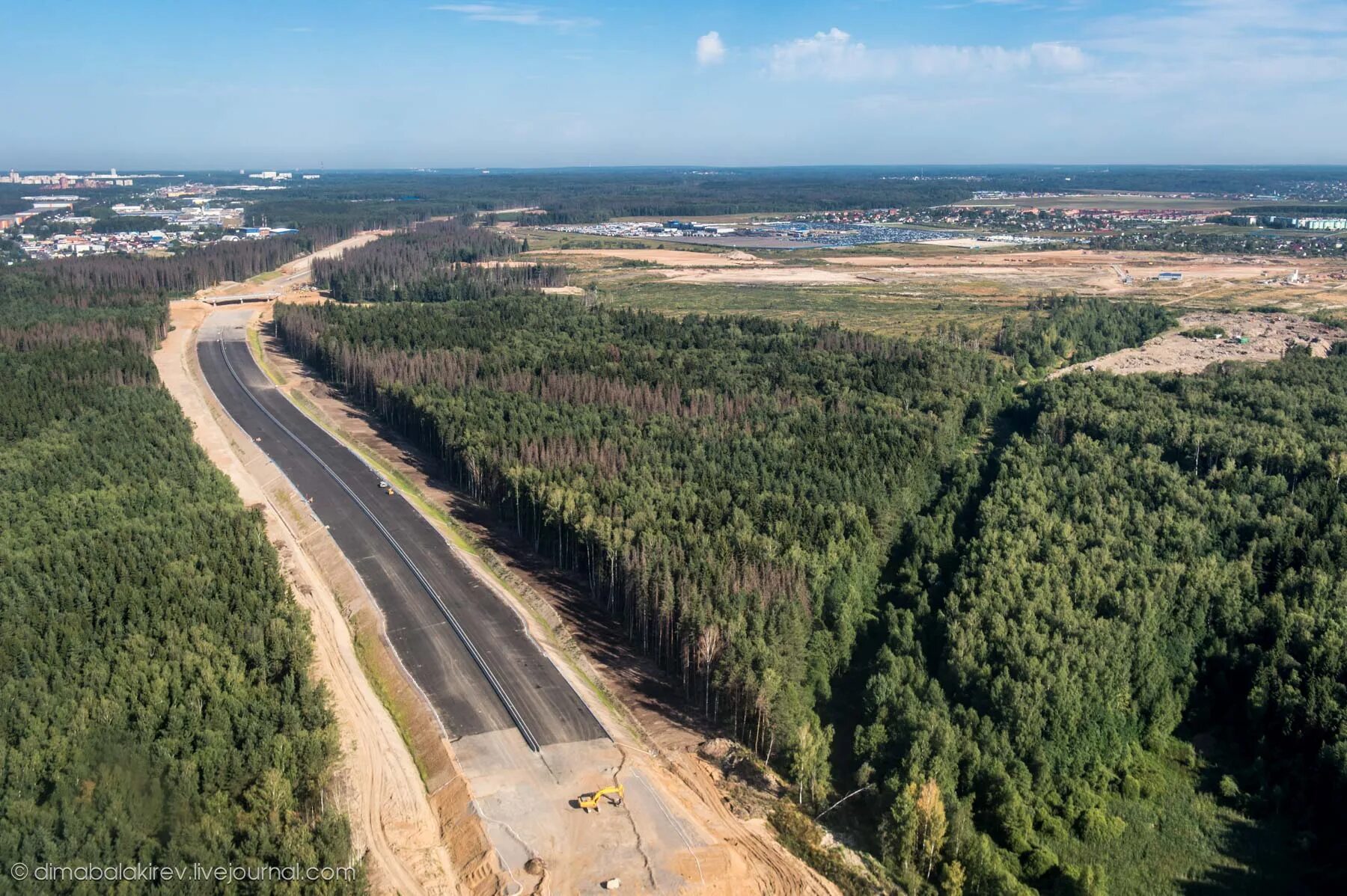 Дорога была проложена через. Трасса м11 Москва Санкт-Петербург. М11 Москва экология. Строительство трассы. Прокладывание дороги через лес.