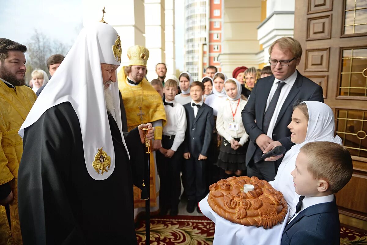 саранск патриарх. саранск патриарх. патриапткирил заболел. мордовия храм равноапостольных кирилла и мефодия. патриархия саранск.