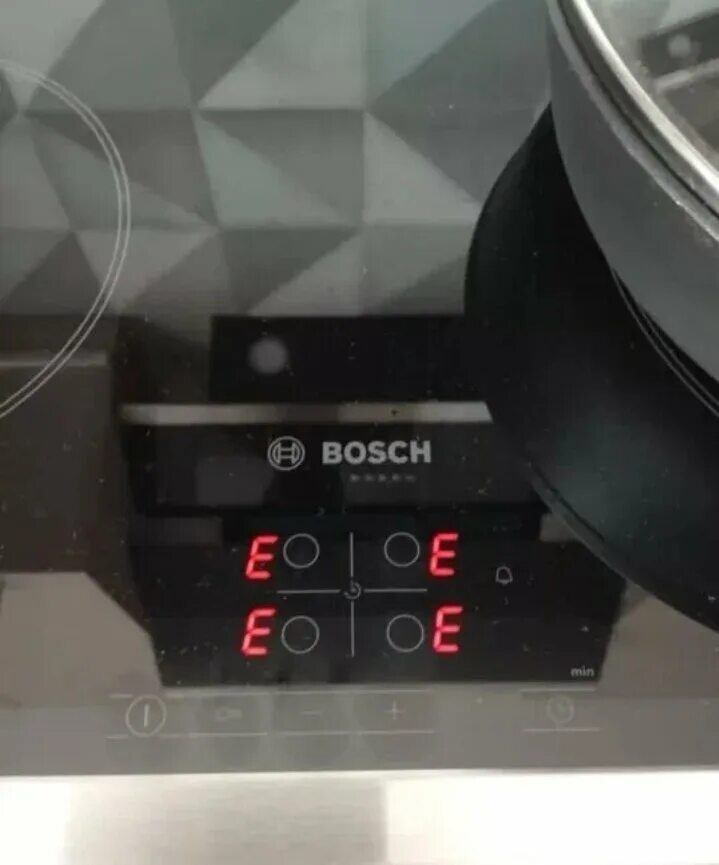Ошибка на плите. Индукционная плита бош ошибка е35. варочная панель bosch ошибка 513. варочная bosch hmi40icm. панель управления варочной панели bosch.
