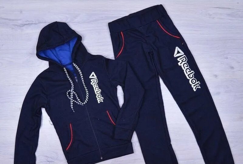 Спортивный костюм на мальчика 10 лет. Спортивный костюм рибок детский. Спортивный костюм рибок для мальчика 7 лет. Детский костюм рибок спортивный 12m. Спортивный костюм на мальчика Reebok.