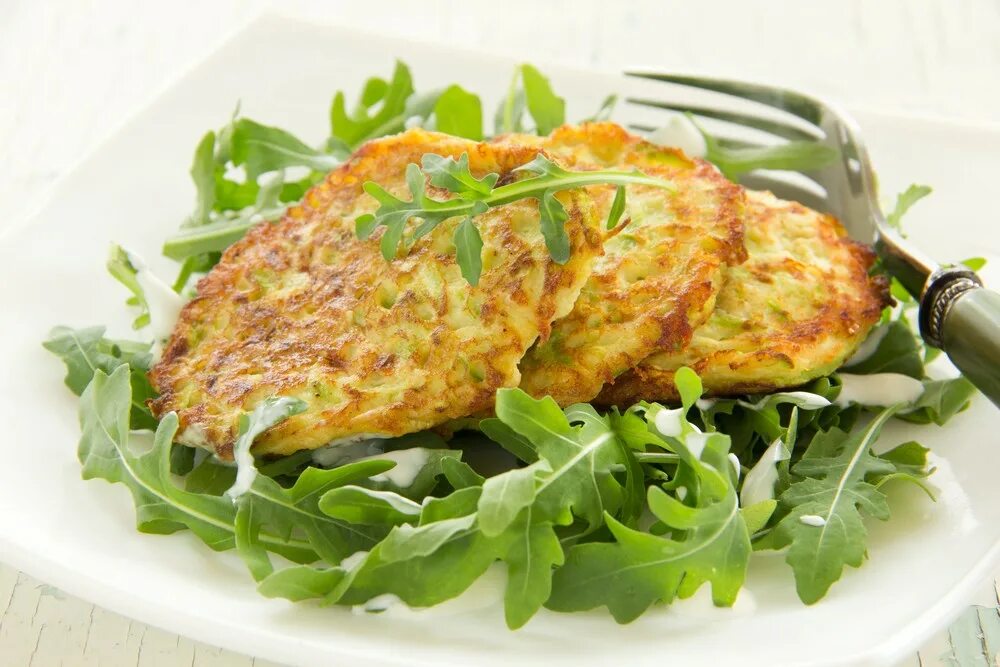 рецепт котлет из цветной капусты на сковороде. постные капустные котлеты. котлеты с овощами. котлеты. овощные котлеты.