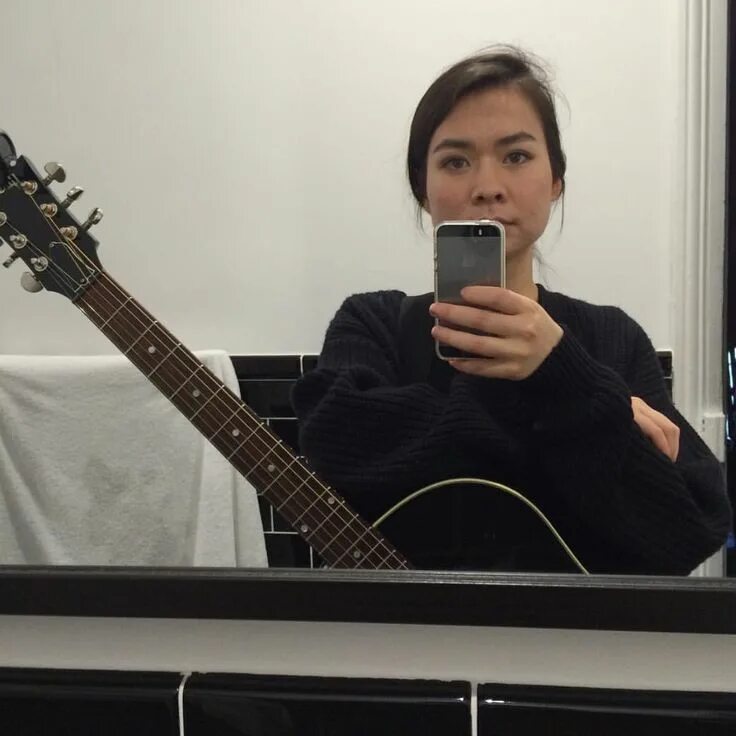 Мицки мияваки. Mitski 2021. First love mitski. Мицки мияваки. Mom i m tired mitski.