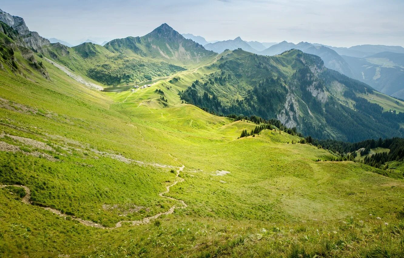 Гора пригорок горный гористый. Горные склоны. Под горой склон. Ледник когутай. Лесистый склон горная тропа кавказ.
