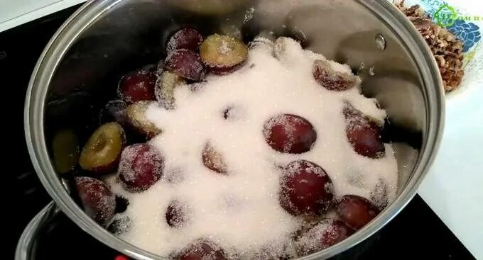Слива в сахаре без варки на зиму. Слива с сахаром. слива в сахаре.