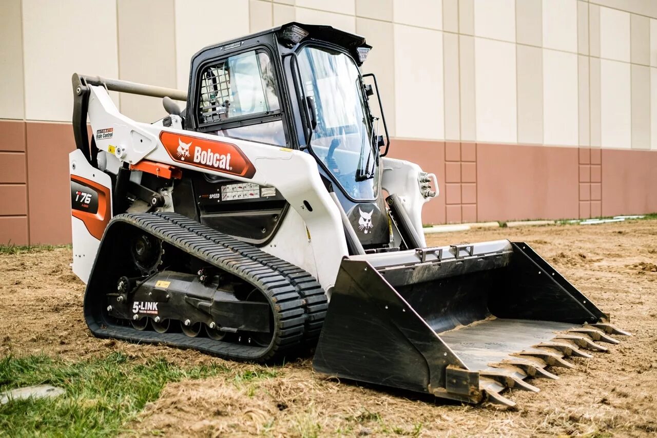 Мини погрузчик Бобкэт. Погрузчик Bobcat t76. Гусеничный мини погрузчик Bobcat. Погрузчик Боб кет мини Бобкэт. Bobcat новый