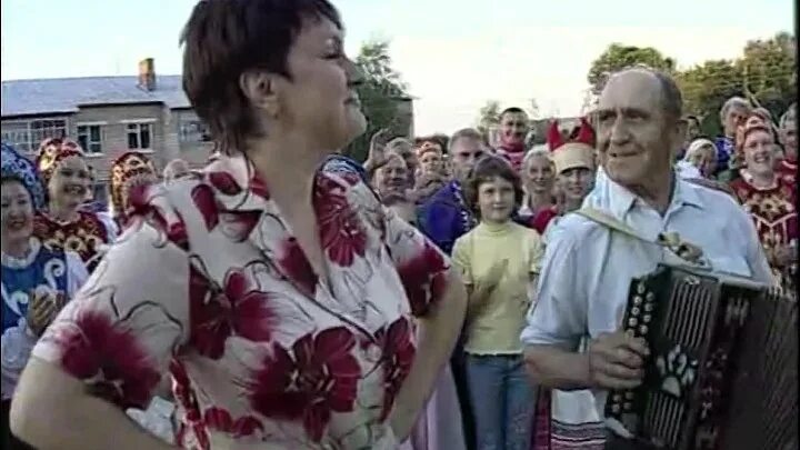 Частушки про вологду. Веселые частушки под гармошку. Вологодские частушки под гармонь. Анатолий святов гармонист. Частушки бабки ежки из мультфильма летучий корабль текст.