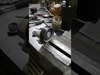 Шумит ролик натяжения ремня