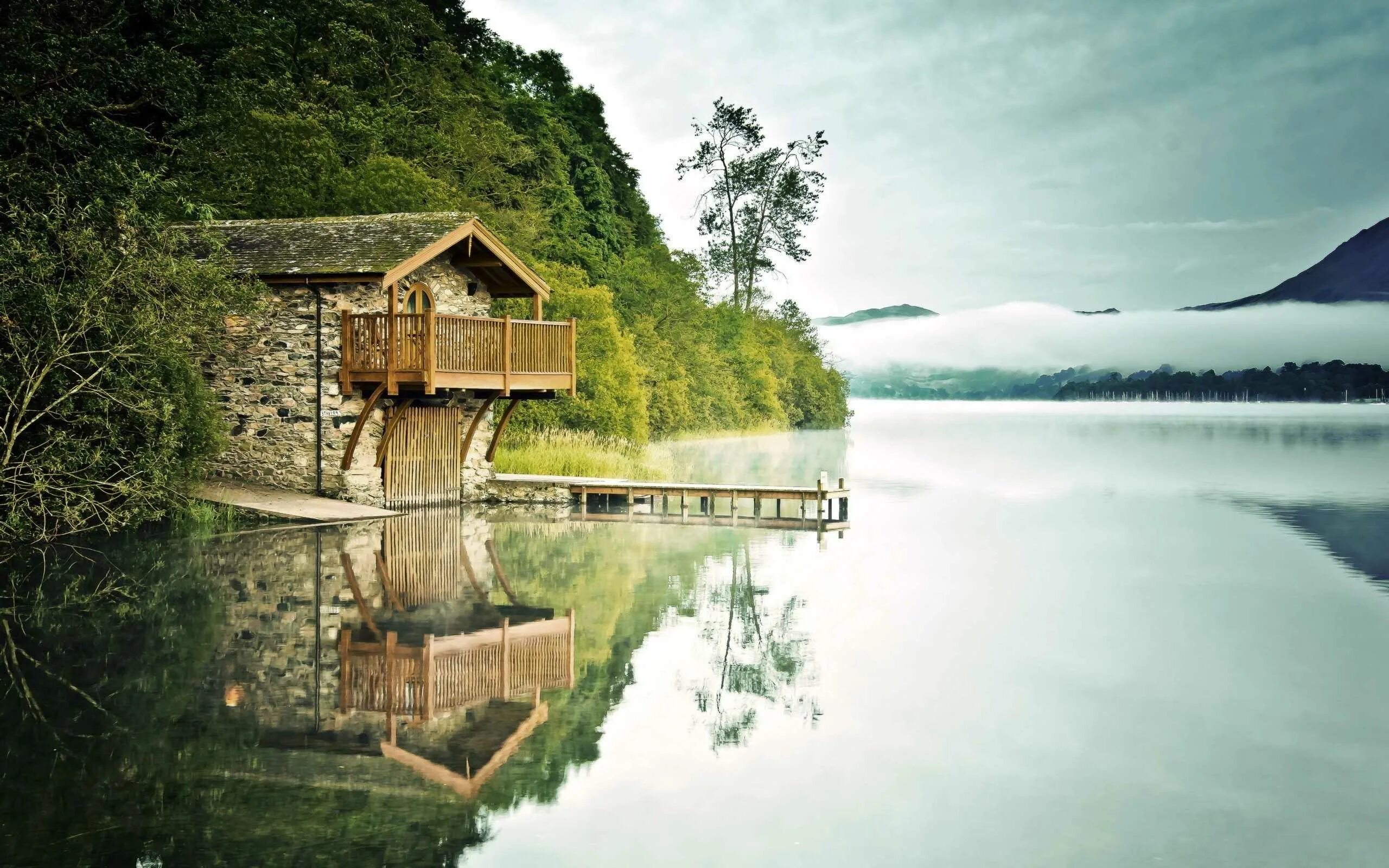 Озеро Рица. Рай интроверта Норвегия. Дом-отшельник на реке Дрина (Сербия). Озеро Рица причал.