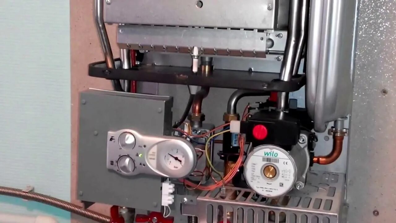 Почему не загорается газовый котел. Котёл газовый ферроли 24. датчик давления ferroli f37. котел отопления газовый ferroli. котел ferroli domiproject c24.