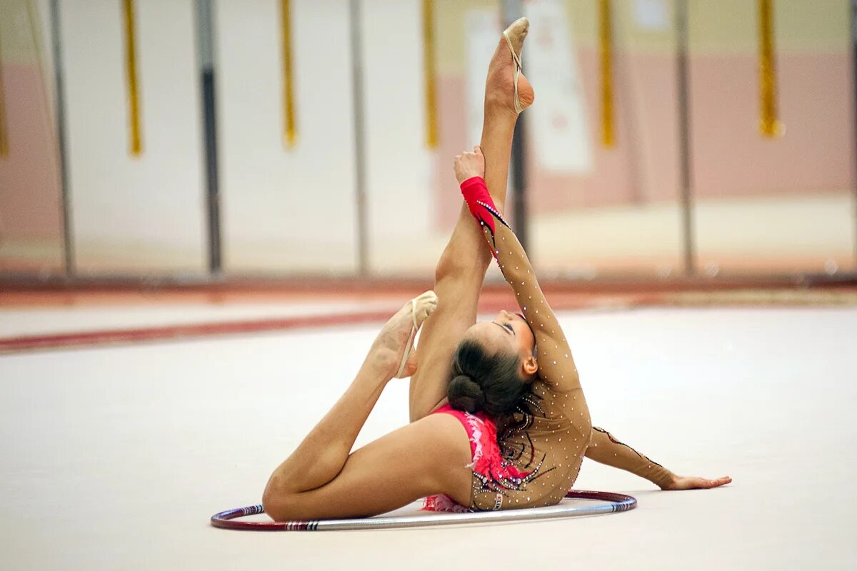 Несколько гимнастка. Ёга челлендж гимынасытика. Акробатические эоемент. Несколько гимнастка. Цоп по художественной гимнастике омск.