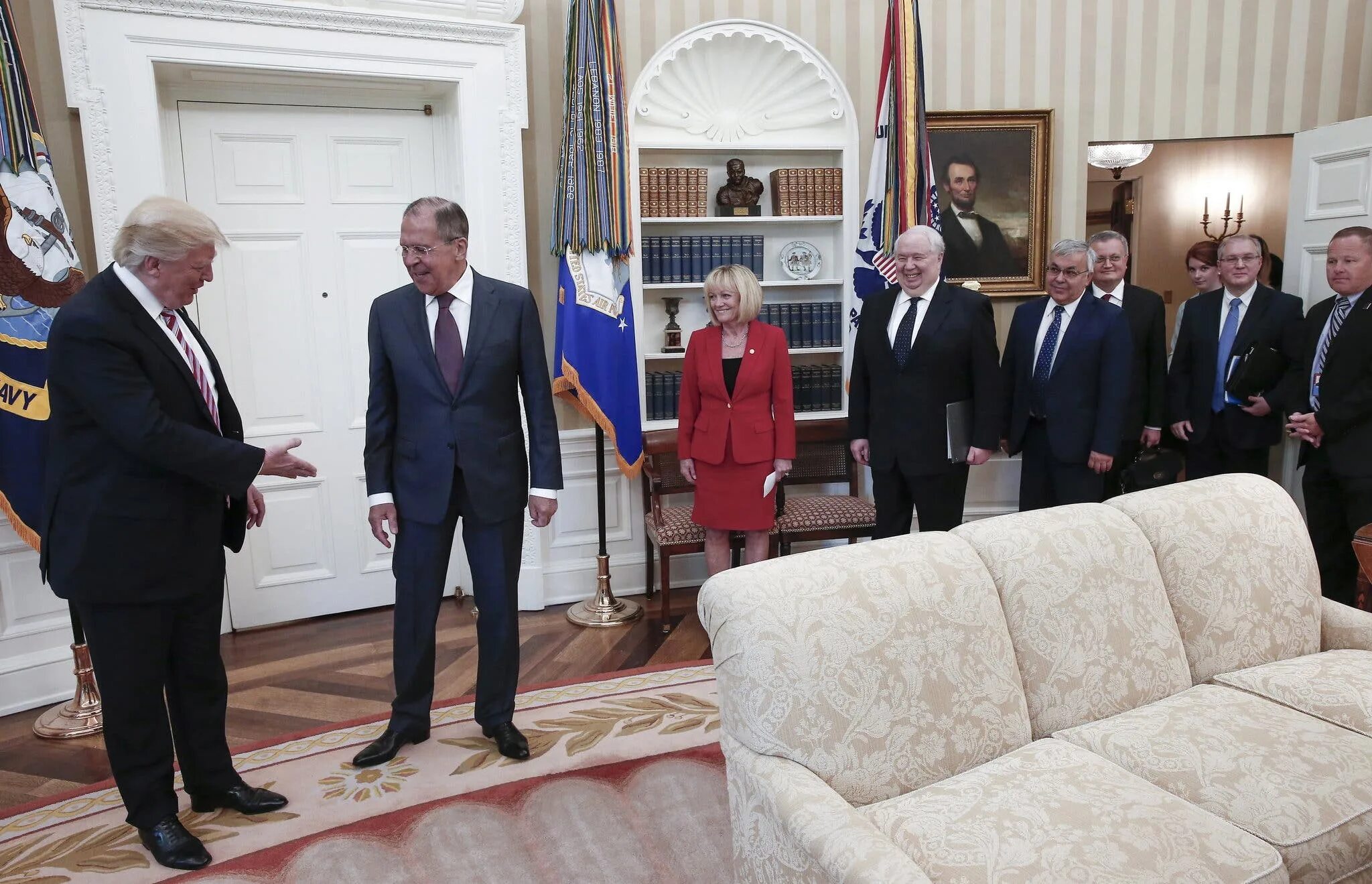Трамп Лавров Кисляк. Овальный кабинет в белом доме. Трамп переговоры