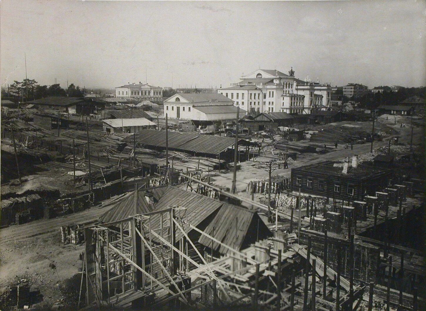 екатеринбург стройка 20 век. здание совнархоза свердловск. свердловский завод уралмаш 41 год. екатеринбург 1723 год. год постройки екатеринбурга.