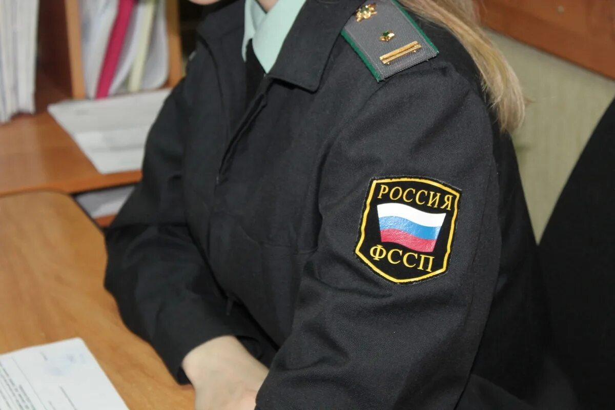 Пристав б. Судебный пристав исполнитель. Федеральная служба судебных приставов фото. Судебный пристав исполнитель велибекова. Костюм судебный пристав.