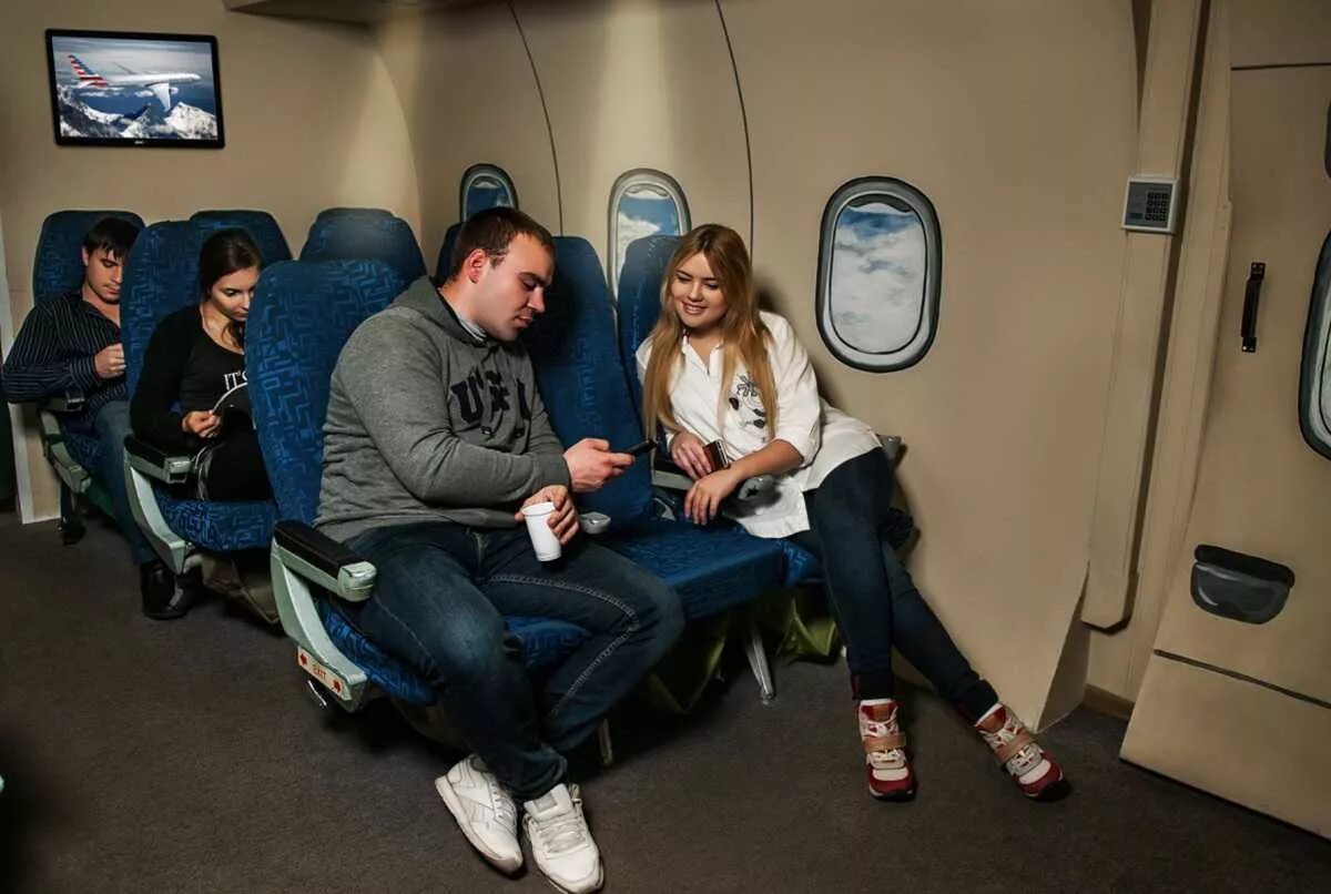Квест бункер петрозаводск. Квест воздушный плен москва. Квест самолет москва. Квест на настоящем самолёте. Квест воздушный плен.
