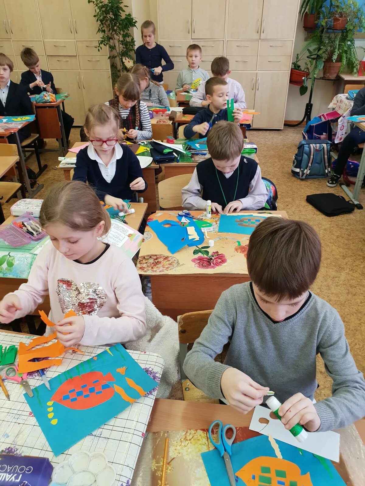 Урок технологии в школе. Урок технологии. Дети на уроке технологии. Дети на уроке технологии. Урок технологии ю.