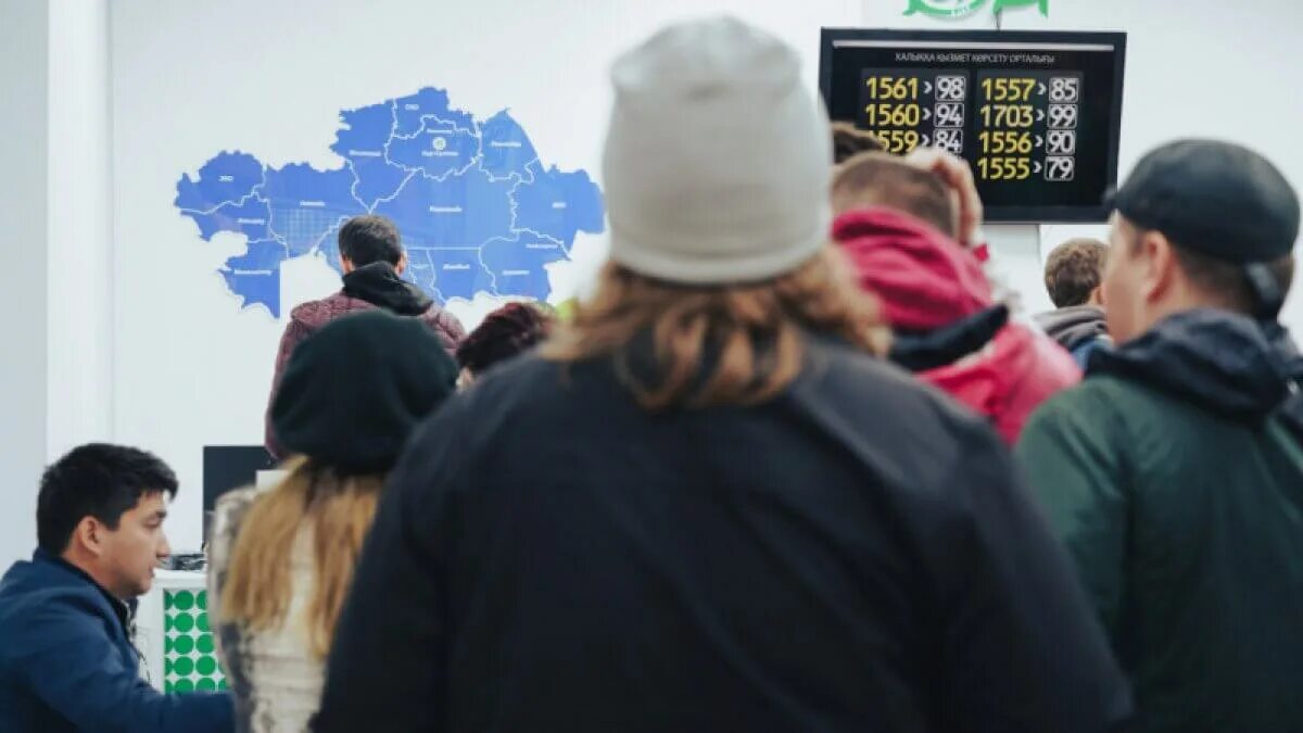 В казахстане можно заехать. Мигранты из Казахстана. Казахстан новости. Жители Казахстана фото. Тенгри Ньюс.