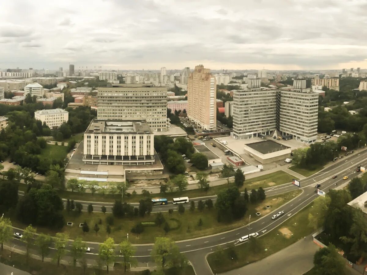 Московская школа управления сколково. Фгбу нмиц эндокринологии. Сколково инновационный центр. Сколково инновационный центр здания. Научный центр сколково.