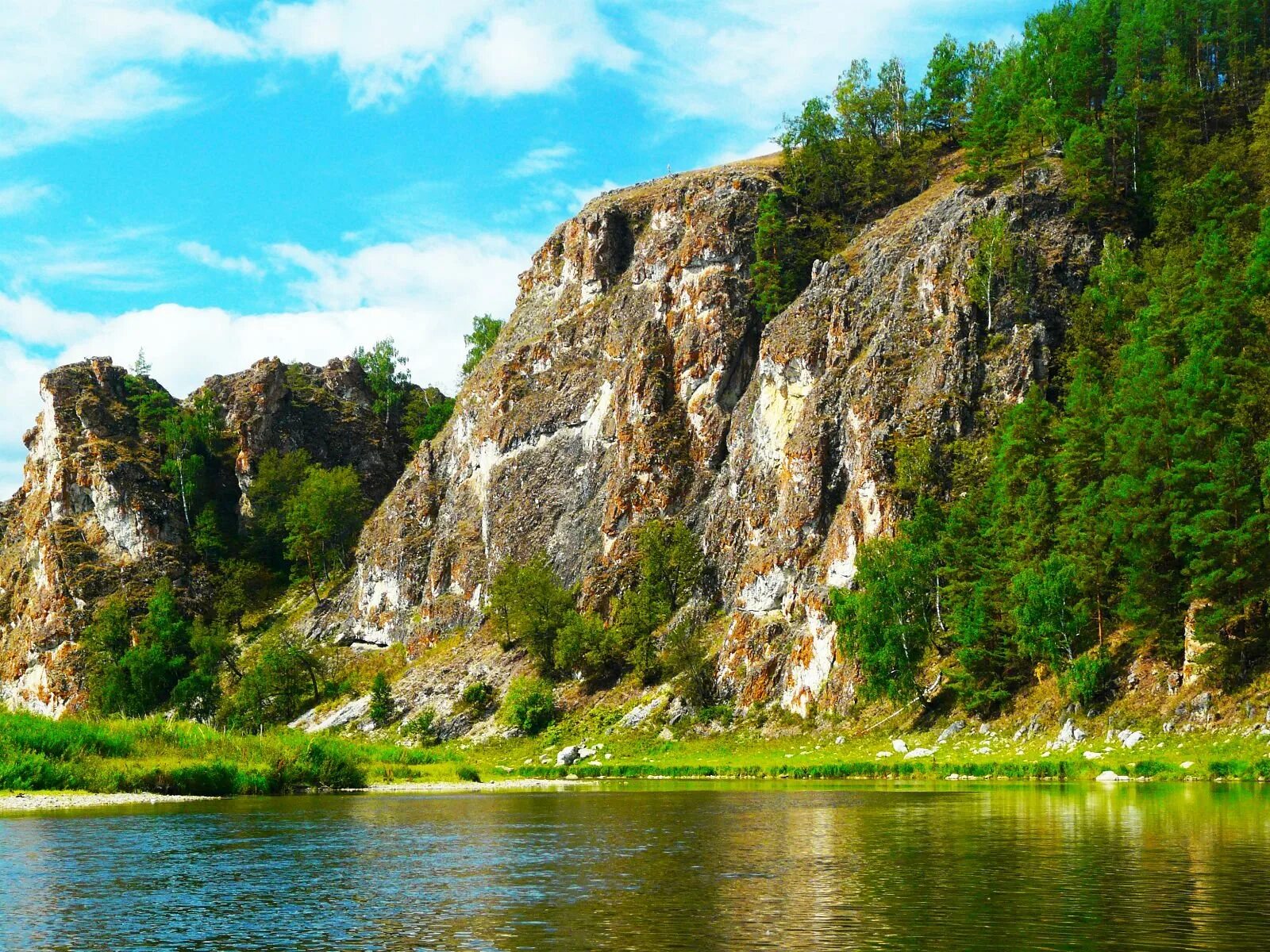 Белорецк вода. Белорецкий район Башкортостан. Река белая Белорецк. Белорецкий район горы и леса. Родные просторы Башкирии.