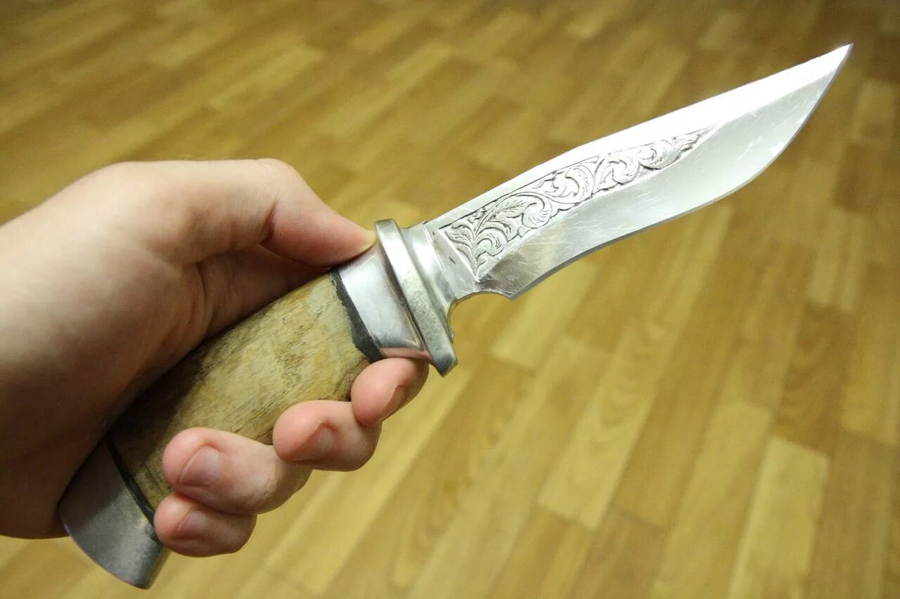 А ножах. Нож финка зоновский. Зоновский охотничий нож. Охотничье ножи с зоны. Большой охотничий нож.
