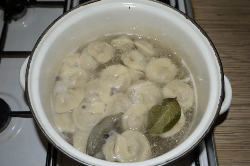 фото пельменей в кастрюле