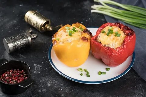 Перцы фаршированные курицей грибами и сыром