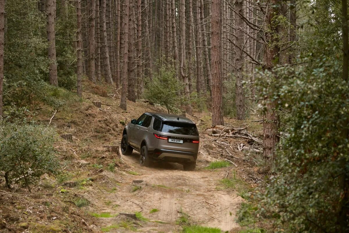 Discovery 5 буксировка. Дом создатель Land Rover Discovery Мем. Глубина преодолеваемого брода Дискавери картинки.