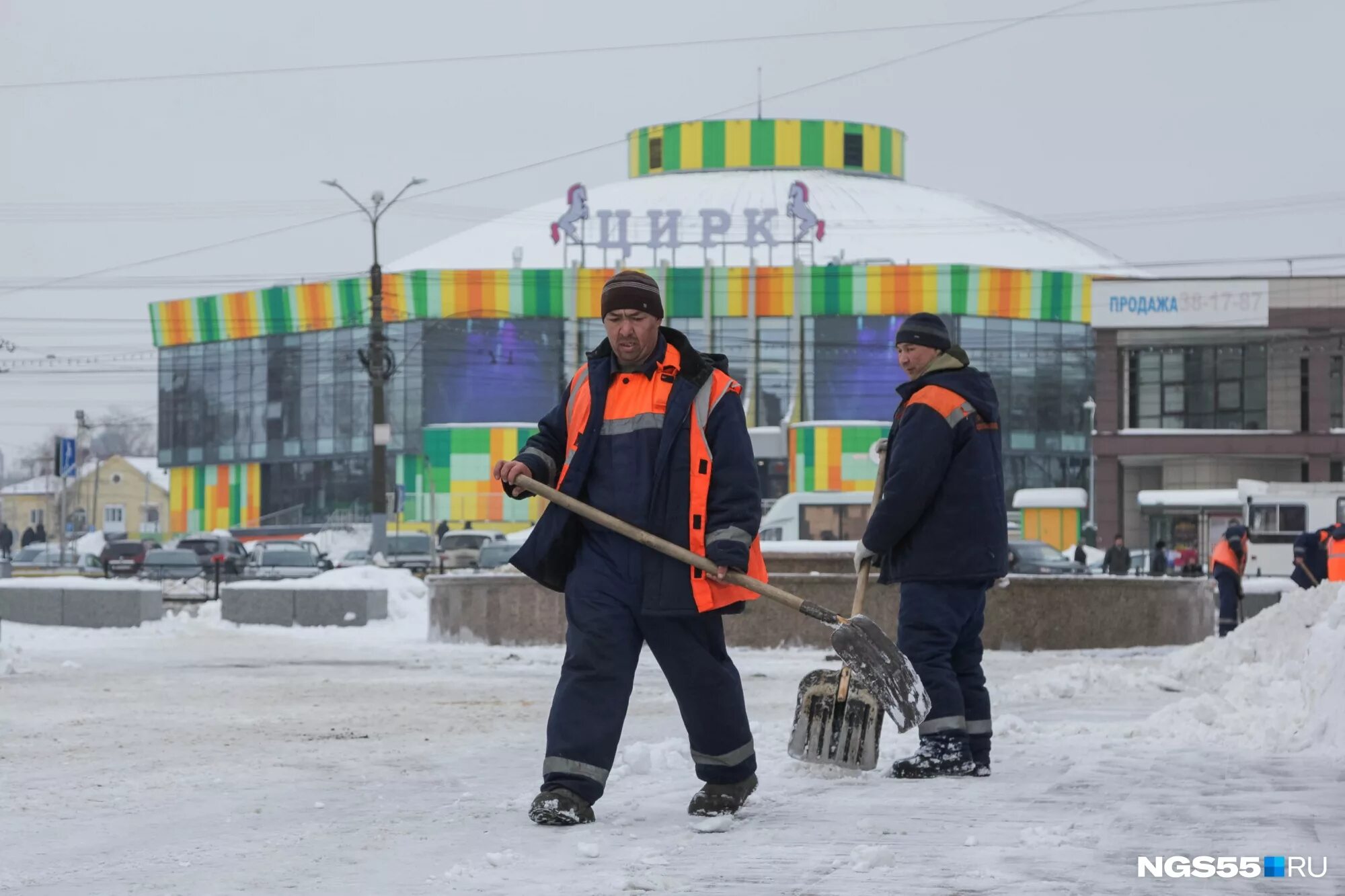 Омск уборка улиц. Снегопад Омск 2020. Купить снег омск