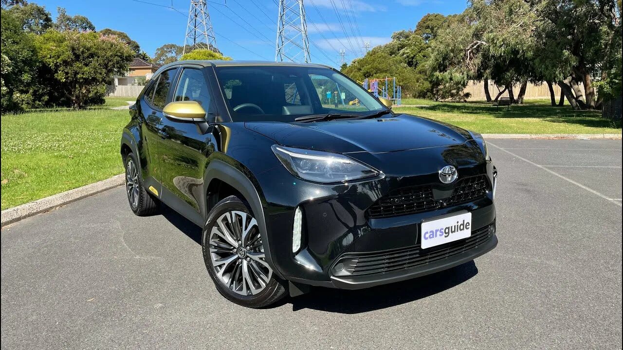 Тойота кросс гибрид. Toyota Yaris Cross 2021. Toyota Yaris Cross Hybrid 2021. Тойота Yaris Cross 2021. Тойота Ярис кросс черная.