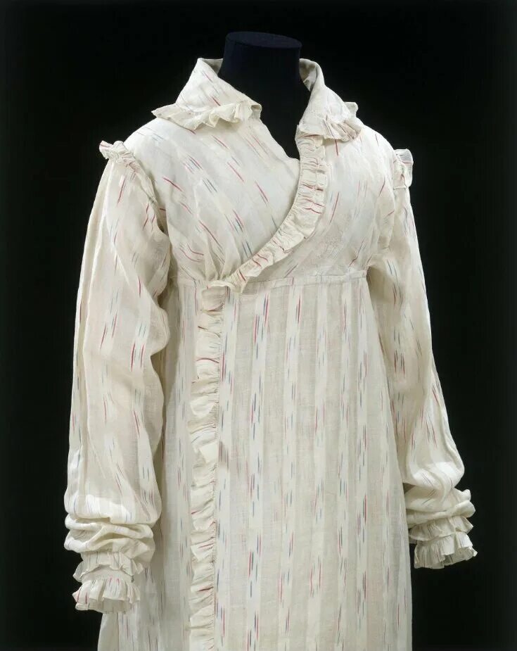 Капот платье. Матине 19 век. Матине одежда 19 век. Старинный халат. Халат в стиле 19 века.