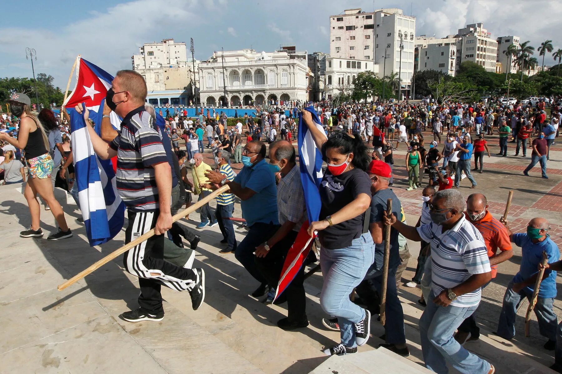 Куба революция 2021. Протесты на Кубе 2021. Протесты на Кубе 2021 фото. Диас Канель на Кубе.
