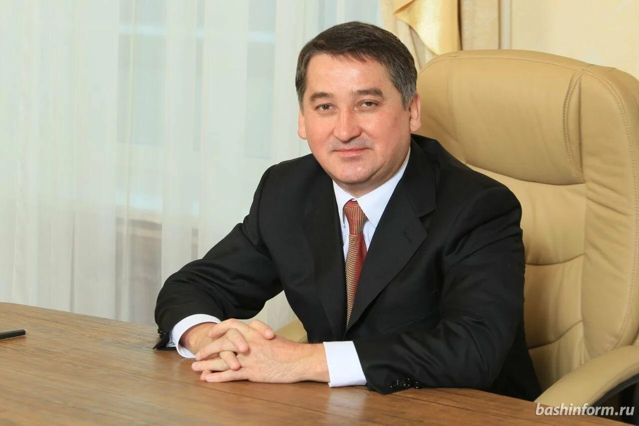 Тажитдинов илшат азаматович правительство рб. Азамат абдрахманов куштау. Тажитдинов илшат азаматович. Абдрахманов правительство рб. Касимов, тимур, адвокат, город оренбург, фото.