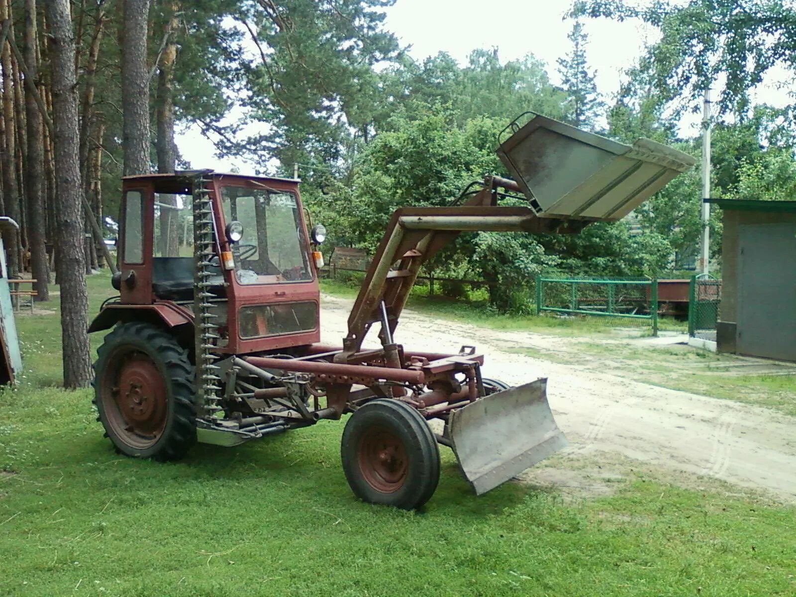 Т16м. Т-16 (трактор). Т 16 кабина спереди. Трактор т 16 самоходное шасси. Трактор т 16 и т 25.