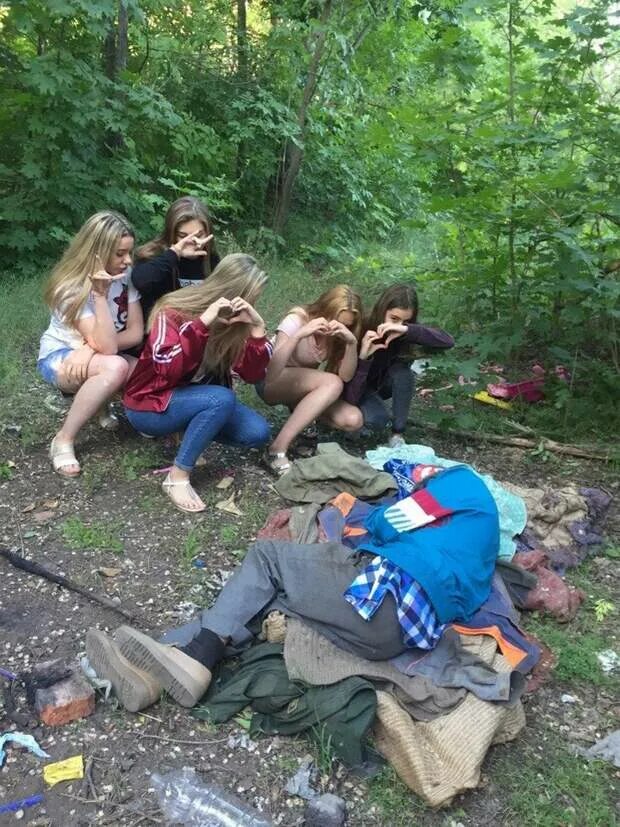 Молодежь развлекается