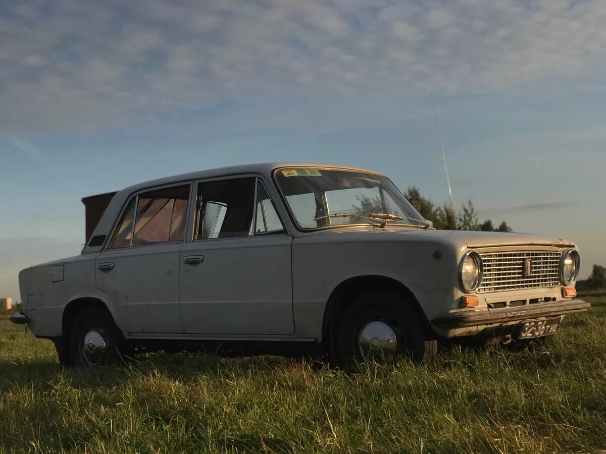 ваз 2101. ваз 1977 года. ваз 21011 зеленый. ваз 1977 года. л.