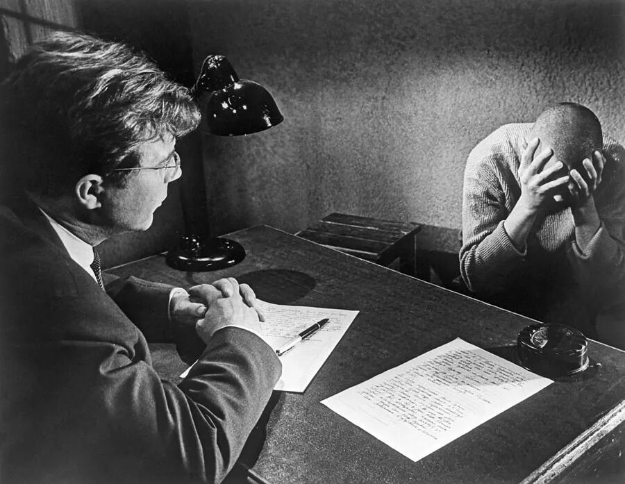 История следователя. Профессия следователь презентация. Следователь милиции ссср. Востребованность следователя. Следователь рассказ о профессии.