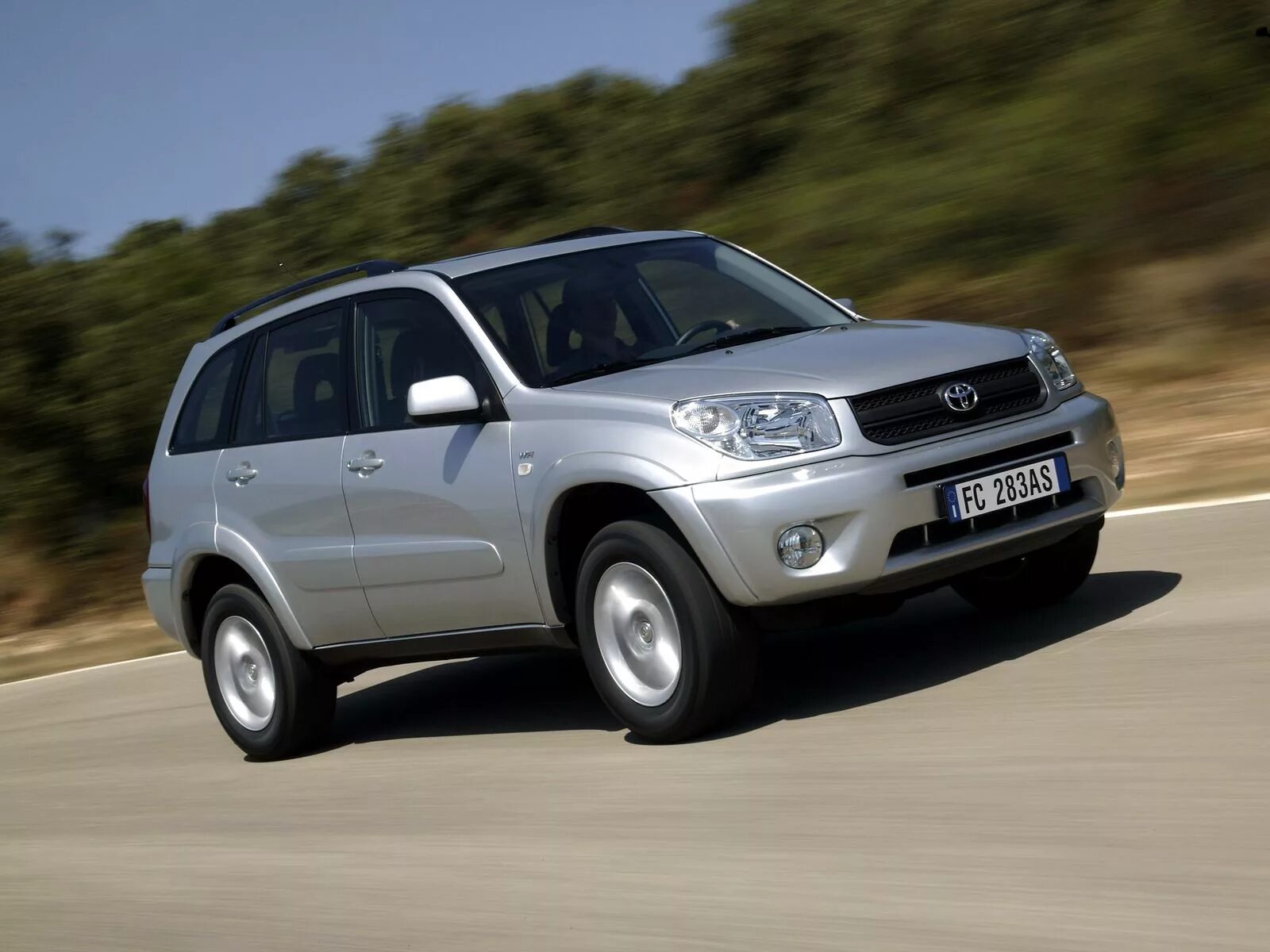 Рав 4 сколько лошадей. Toyota rav4 2003. тойота рав 4 2003. тойота рав 4 2. toyota rav4 2 поколение.