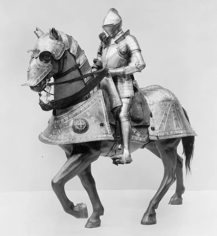 Доспехи на коне. Рыцарский конный доспех. Конный рыцарь 13 века. Рыцарские доспехи коня 16 век. Рыцарь на коне 12 век.