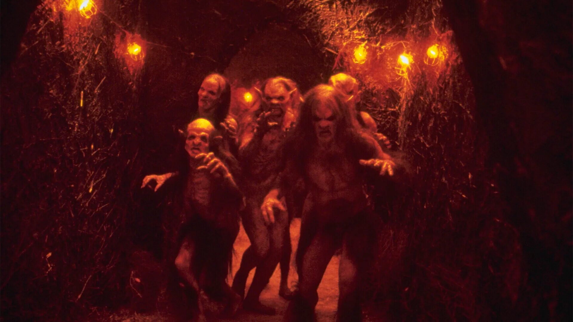 спастись до рассвета 2004. спастись до рассвета 2004. спастись до рассвета 2004. держись до конца фильм 2004. утешение фильм постер.