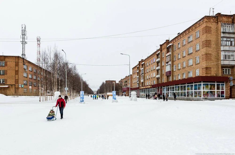 Инта печора. Город Инта Республика Коми. Инта белые ночи Коми. Сивая маска Воркута. Станция Инта.