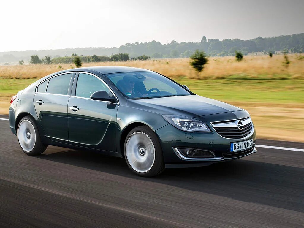 Б у авто опели. Opel Insignia 2014. Опель Инсигния седан 2014. Opel Insignia 2. Опель Инсигния 1.