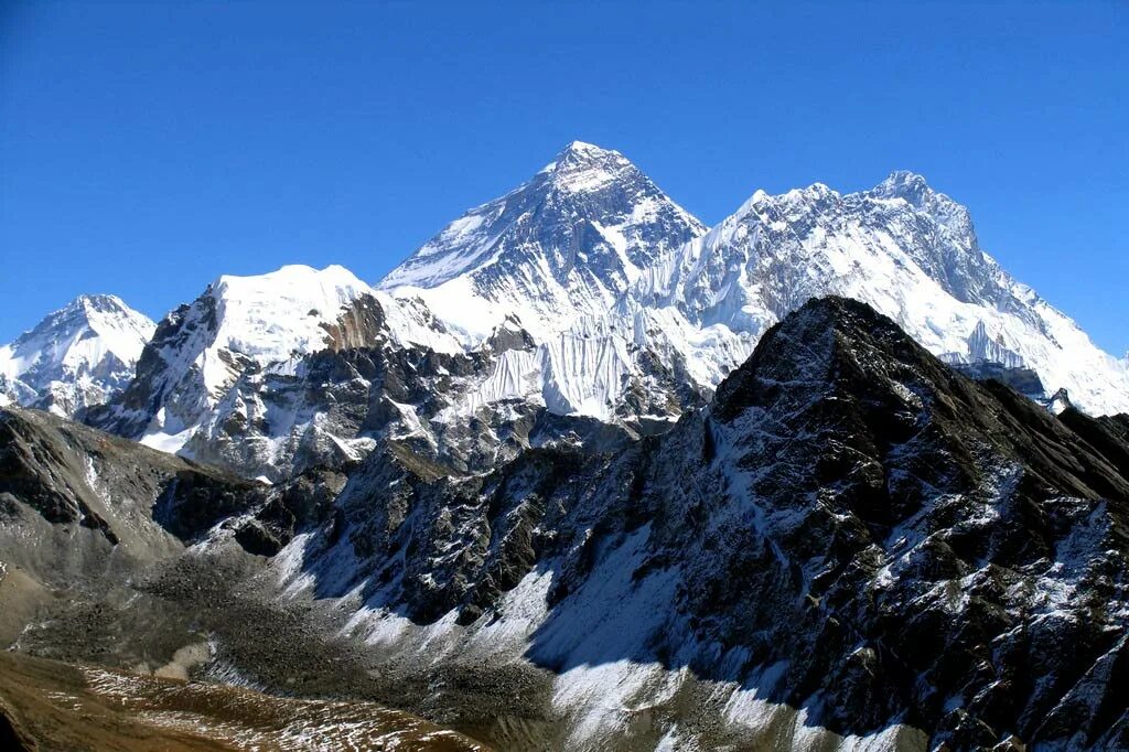 Где самая высокая гора эверест. Эверест Джомолунгма. Непал Джомолунгма. Вершина Гималаев Эверест. Вершины: гора Джомолунгма (Эверест),.