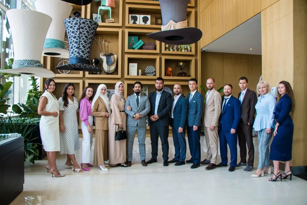 Top address. Благотворительный магазин спасибо. Дубай женщины. Этажи дубай агентство недвижимости. Недвижимость фото.