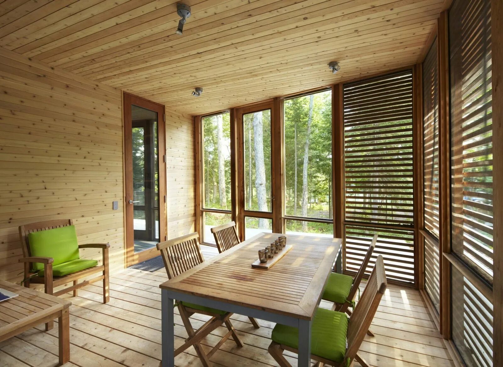 отделка стен доской. спальня с деревянной отделкой. спальня отделанная деревом. канат джутовый 14 мм. деревяная сиена в интерьере.