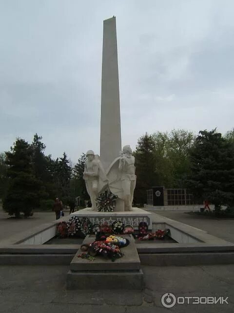 Памятники города георгиевска. Памятник хоперская палатка ставрополь. Памятник лермонтову в ставрополе. Памятники города ставропольского края. Памятники города ставропольского края.