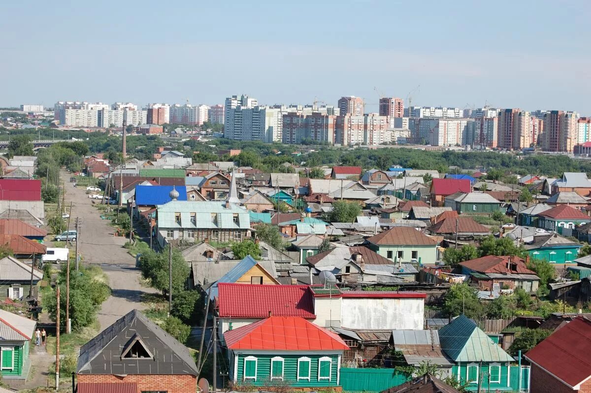 Необычные здания омска. Красивые коттеджи. Частный сектор в россии. Сколько домов в городе омске. Сколько домов в городе омске.