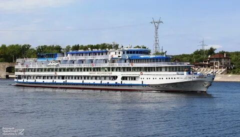 Теплоход разумовский